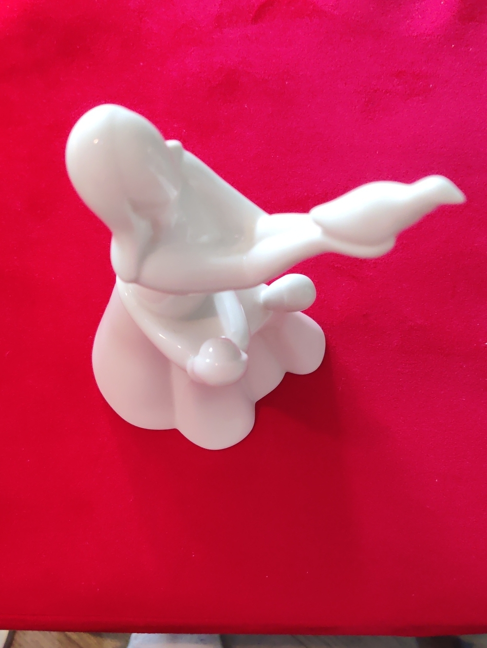 Coalport Collectibles Expressions Of Love The Gift Of Freedom Figurine 2003....
